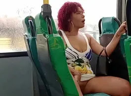chalti bus mein sex video